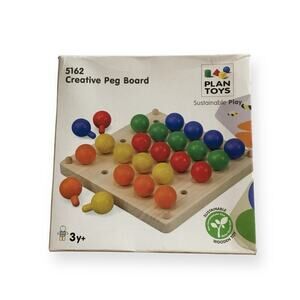 Plan Toys creative wooden peg board